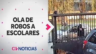 SUFREN ABORDAZOS Escolares afectados por ola de robos en calles de Estación Central [upl. by Notyalk370]