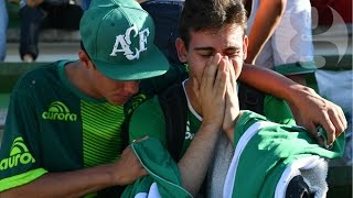 Chapecoense fans mourn plane crash victims at football stadium [upl. by Meenen16]