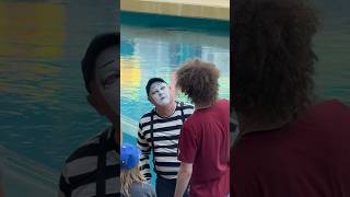 he saw something 🐜 Tom mime SeaWorld funny seaworldmime comedy fun funnyvideo viralvideo [upl. by Centeno]