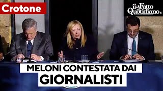 Tensione tra Meloni e i giornalisti quotDavvero state accusando il governoquot Premier contestata [upl. by Brittani]