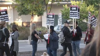 Las Lomitas teachers in Menlo Park go on strike [upl. by Elohc]