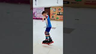 The most popular roller skating on fancy slalom daily training professional movements [upl. by Ydde]