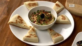 Hummus With Pita Bread  Mummy Ka Magic [upl. by Lark]