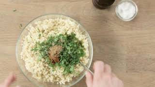 Kruidige parelcouscous met yoghurt muntdressing [upl. by Aneekan643]