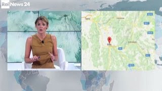 La violenta scossa di terremoto in diretta dagli studi di Rainews [upl. by Llebiram]