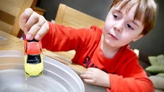 CARRINHO DA HOT WHEELS QUE MUDA DE COR NA AGUA Hotwheels Toy Cars for Kids [upl. by Kapoor]