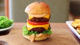 Black Bean Cheese Burger amp Roasted Potatoes [upl. by Bettye954]