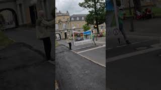 27724 Taxifahrer fährt nach Blockade von Extinction Rebellion bei rot [upl. by Lapointe]