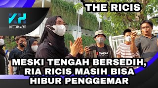 MESKI SEDANG BERSEDIH RIA RICIS MASIH BISA HIBUR PENGGEMAR [upl. by Bobette]