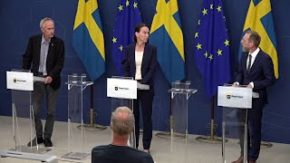 Pressträff med socialministern och Folkhälsomyndigheten [upl. by Amsaj]