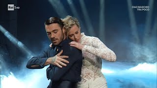 Lo Slowfox di Federica Pellegrini e Angelo Madonia  Ballando con le Stelle 02112024 [upl. by Lynad]