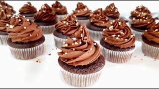 Cupcake au chocolat muffins au chocolat  ganache montée au chocolat [upl. by Aztinay]