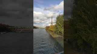 Vue de la Tour Eiffel depuis le RER C [upl. by Ylek64]