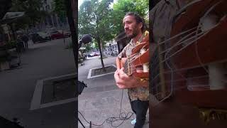 “Iluminará” en las calles de Italia 🇮🇹 cumbia busking guitarra [upl. by Kareem594]