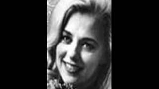 Connie Smith sings INVISIBLE TEARS [upl. by Pazit]