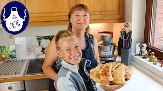 Neues Rezept für Tschebureki  in der Küche mit meinem Enkelsohn [upl. by Tterrej]