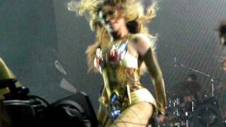 BEYONCE upclose LIVE  Singing DIVA  I AM World Tour  Perth Australia 2009 [upl. by Cruce984]