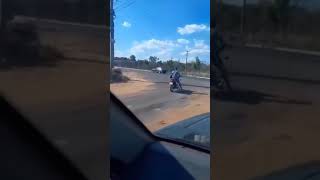 MÁRCIA FELIPE ÔNIBUS BATE EM MOTOCICLISTA DEIXE SUA OPINIÃO 😱 [upl. by Blodgett]