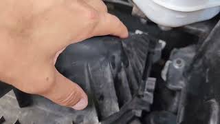 How to replace engine air filter in 2014 Honda CRV [upl. by Marlon172]