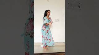 Bhojpuri song dance with Varsha viralvideo dance dancemusicmasti dancemusiclovers [upl. by Jary]