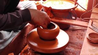 Shapping a tea pot by Shôryû Tokonameyaki potter [upl. by Nahsyar]