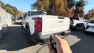 2024 Chevrolet Silverado EV 4WT lock horn [upl. by Nahtnahoj475]