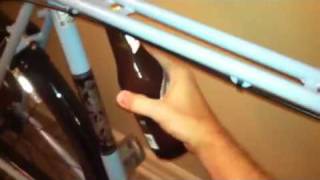 How to open a bottle on the Trek Earl bicycle [upl. by Laon673]