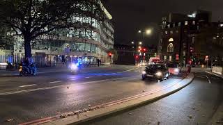 The met police special escort group hold traffic at Tower Hill for a VIP escort metpolice police [upl. by Adirem463]