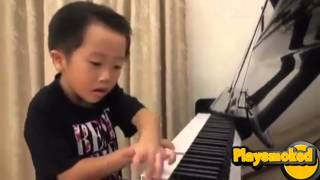 Niño de 4 años \ Tocando el piano como los Ángeles [upl. by Anerev]