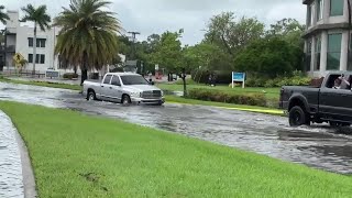 Truck pull truck from flood water on Bayshore in Tampa [upl. by Gombach]