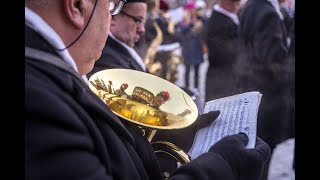 Orkiestra KWK Wieczorek obudziła mieszkańców katowickiego Nikiszowca [upl. by Koblas306]