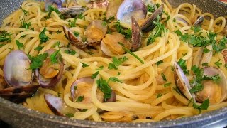 Spaghetti con Vongole Veraci [upl. by Dyrrej]