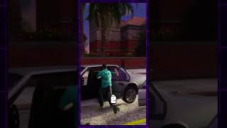 Prendere a pugni una macchina su GTA gta gta5 gta6 gtaonline shorts [upl. by Haroldson]