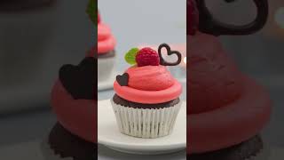 Décoration facile de cupcakes au chocolat  Saint Valentin [upl. by Retsof283]