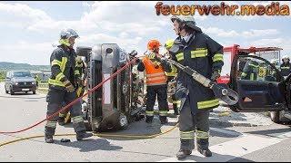 Schwerer Verkehrsunfall mit mehreren eingeklemmten Personen auf der B33 [upl. by Sillek31]