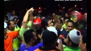 Anwars ceramah disrupted by FRU three arrested [upl. by Airtemed]