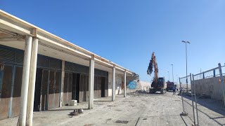 Bari vecchia giù i fabbricati del molo SantAntonio al via il cantiere del nuovo waterfront [upl. by Rehtaeh]