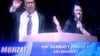 Aku Berserah Pdt Darniaty Pariadji amp BOANERGES Worship Team [upl. by Christensen]