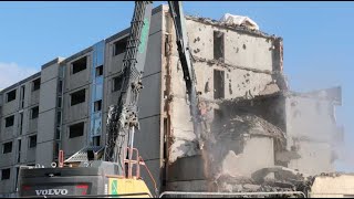 VIDÉO Niort  la démolition des immeubles a commencé au ClouBouchet [upl. by Yengac]