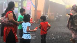 Mahabaleshwar market in the monsoon gloom of August [upl. by Marlene]