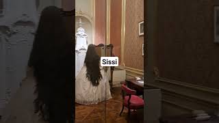 Live statue reproduction of Empress Elisabeth Princess Sisi  Vienna Austria sisi queen creepy [upl. by Niassuh767]