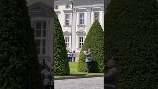 Trompetensignal zum Hissen der Flagge  Stabsmusikkorps der Bundeswehr Schloss Bellevue bundeswehr [upl. by Holey]