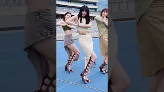 모모 Momo Focused cam Hare Hare Unit Dance [upl. by Aneed]