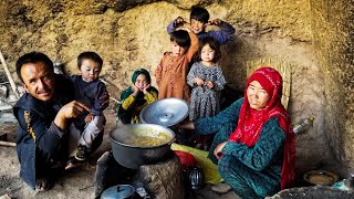 Cooking Ash Spaghetti  Afghanistan Traditional Food Twin Family in Cave cavedwellers [upl. by Attenauqa142]