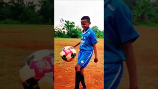 Trik Tendangan Bola Untuk Pemula Kepada Pemain Bola Junior [upl. by Iraj332]