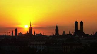 Münchner Dom Teilgeläut a°  d¹  e¹ [upl. by Kirat]