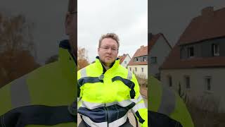 Kippen statt Schippen  ich zieh Zaunpfähle und Rasenkanten mit dem Greifer vom LKW lkw vlog [upl. by Nahama]