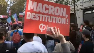 Paris manifestations anti Macron sur fond dappels à la destitution du président 21092024 [upl. by Hinda]