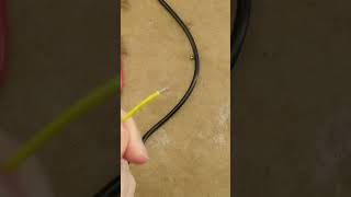 Charging a laptop with a Molex cable [upl. by Aubrie]