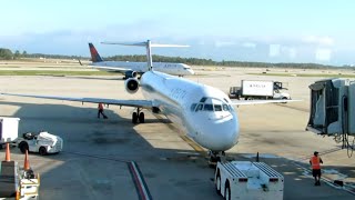 McDonnell Douglas MD88  Delta Air Lines  pushback Orlando Intl Airport [upl. by Airasor]